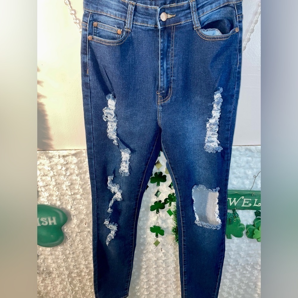 Preloved Fashion Nova skinny jeans, size11 gently used, barely worn ripped jeans
